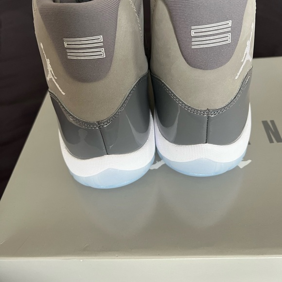 Jordan 11 Cool Grey - Picture 4 of 5